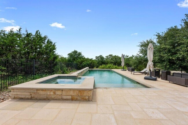 Building Photo - 3400 Tuscany Dr