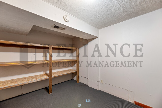 Building Photo - 1440 Community Dr