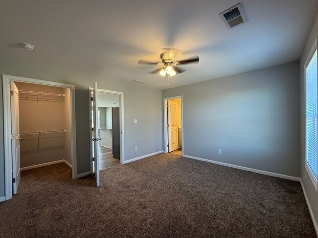 Building Photo - 2011 Dolly Dr