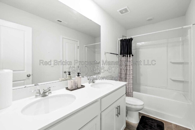 Building Photo - 10820 Tuff Ln