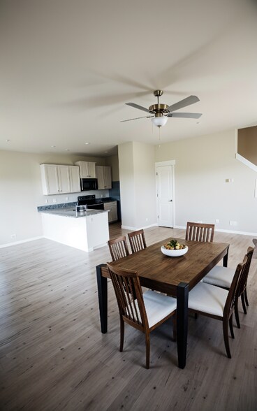 Building Photo - 1031 Peaceful Fawn Dr