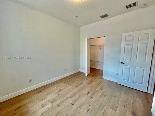 Building Photo - 1205 SW 147th Ave