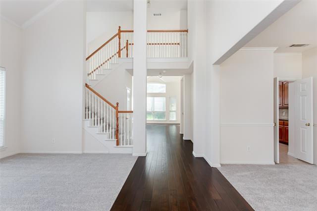 Building Photo - 915 Falcon Trail