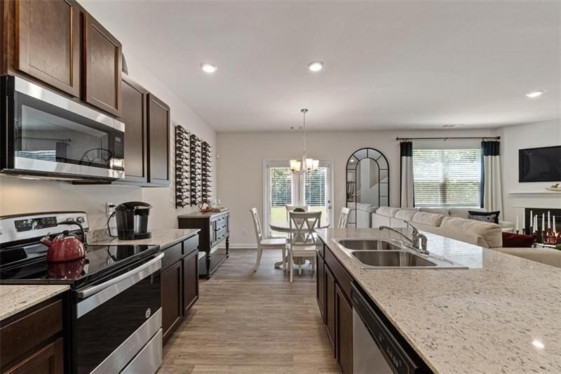 Building Photo - 105 Whitewood Dr