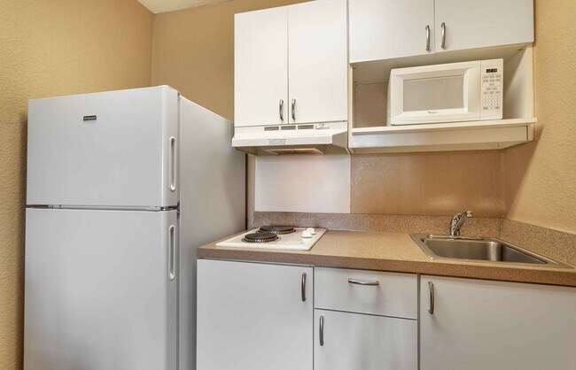 Building Photo - Furnished Studio-Nashville - Airport