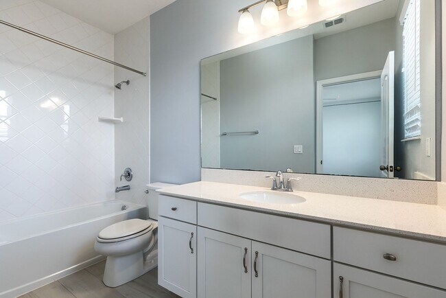 Building Photo - PRATICALLY BRAND NEW HOME IN GATED COMMUNITY!