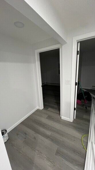 Building Photo - 151 Suydam St