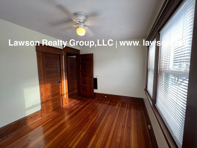 Building Photo - Heart of Grandin Court- Location, Location, Location!