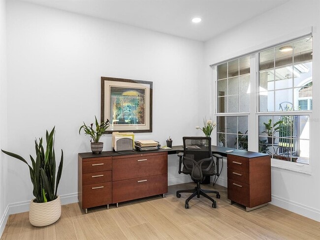 Building Photo - 4022 Penshurst Park