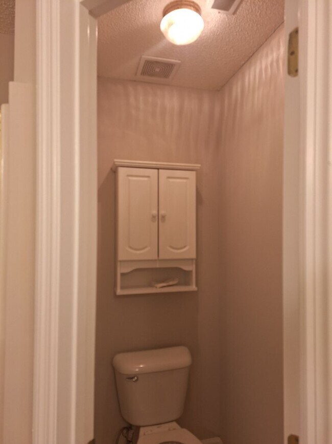 Building Photo - MOVE IN SPECIAL - $300 OFF THE FIRST FULL ...