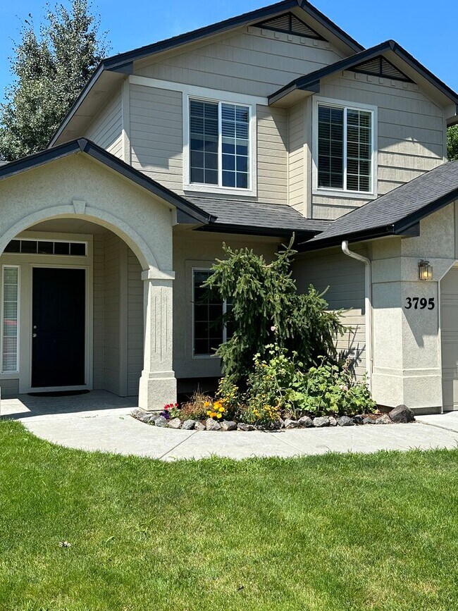 Building Photo - 3795 N McKinley Pk Ave