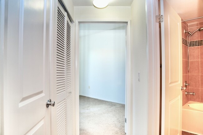 Building Photo - Condo With Luxury Amenities