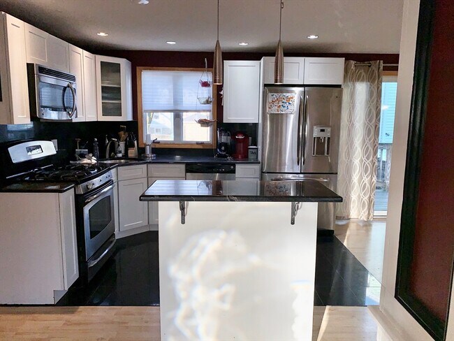 Building Photo - 188 Middlesex Ave