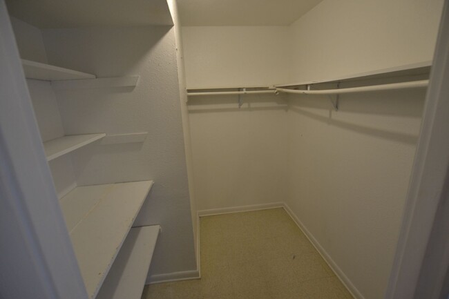 Building Photo - 2 bedroom, 2 bath apartments in Sherwood F...