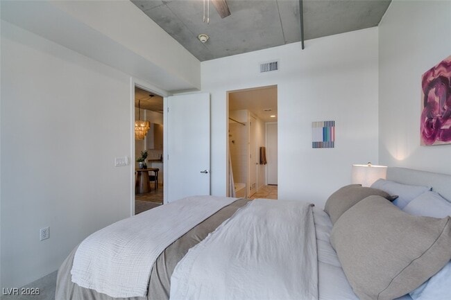 Building Photo - 353 E Bonneville Ave