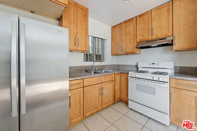 Building Photo - 1857 W 24th St