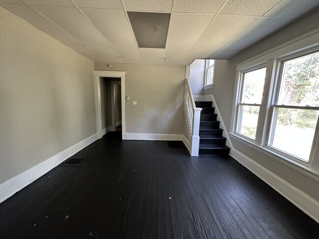 Building Photo - 884 E 150th St