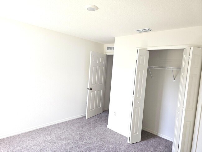 Building Photo - 3681 SW Haines St