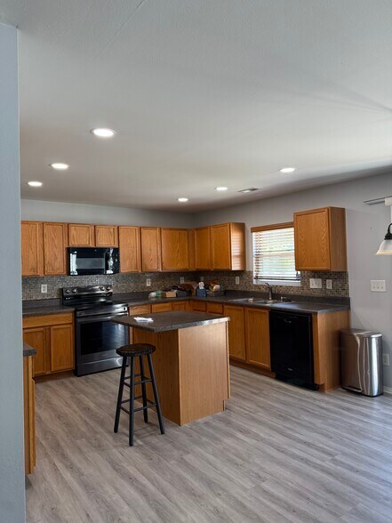 Building Photo - 4716 Meadowfield Rd