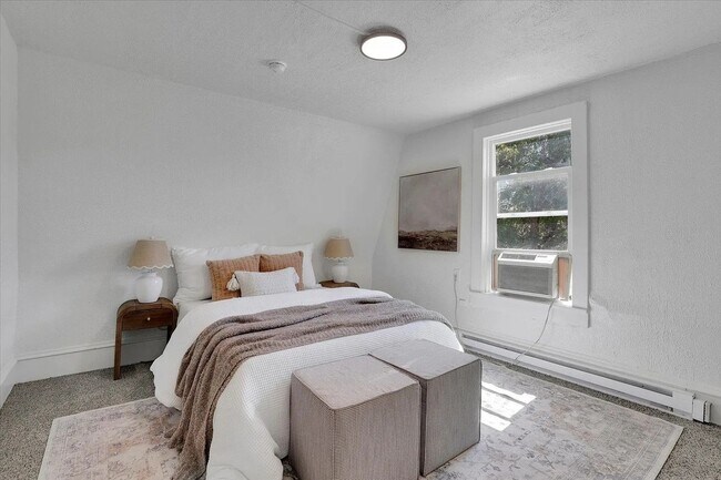 Building Photo - Updated Single Family home for Rent! - 4 Bedroom, 1.5 Bathroom Located in Spokane!