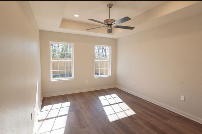 Building Photo - 8445 Garrett Dr