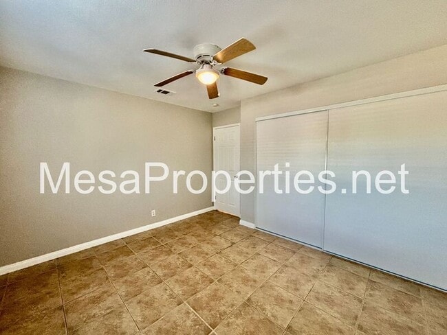 Building Photo - 19158 Live Oak St