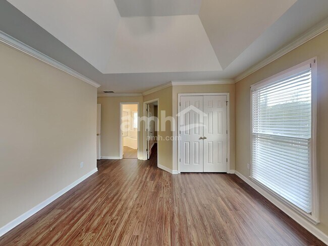 Building Photo - 1302 Hadaway Trail NE