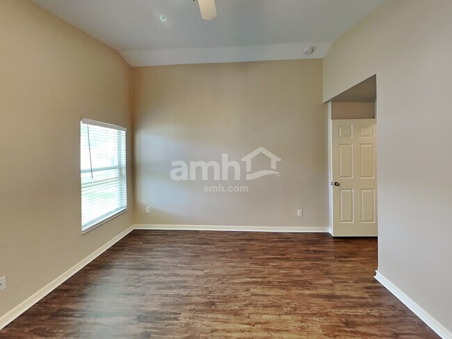 Building Photo - 11719 Crest Creek Dr