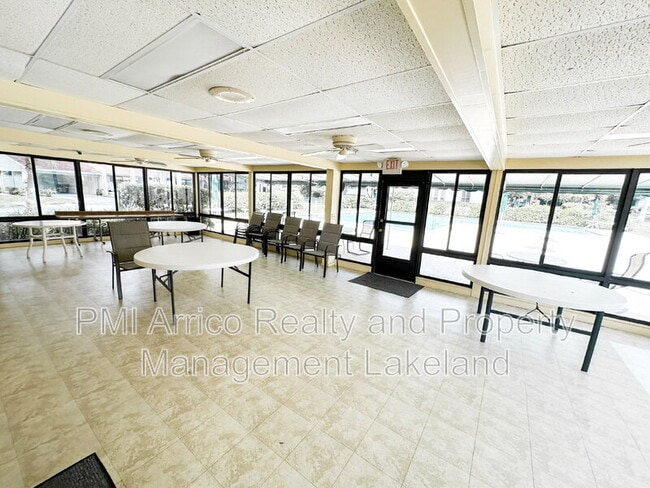 Building Photo - 6576 Sweetbriar Ln