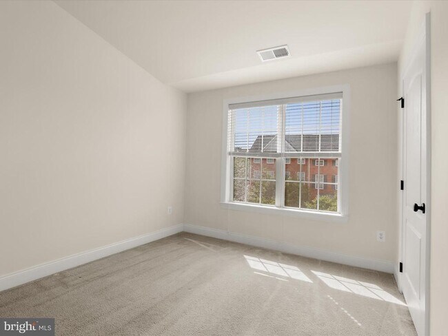Building Photo - 7761 Crystal Brook Way