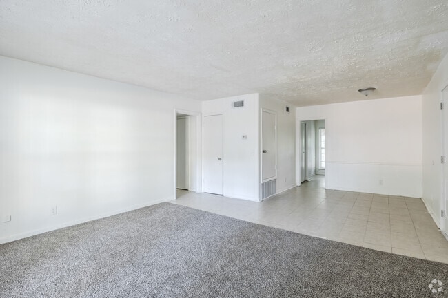 3BR, 2BA - 1266SF - Living Room - Villas at Panthersville