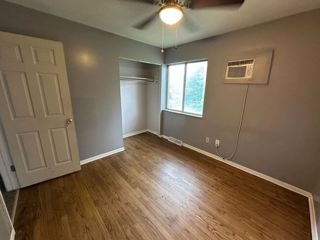 Building Photo - Discover this newly renovated 3-bedroom, 1.5-bath home in Euclid
