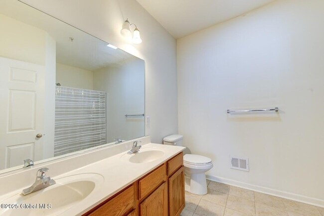 Building Photo - 55 Renaissance Ln