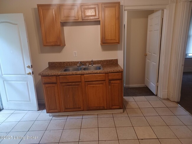 Building Photo - 1421 Hazel St