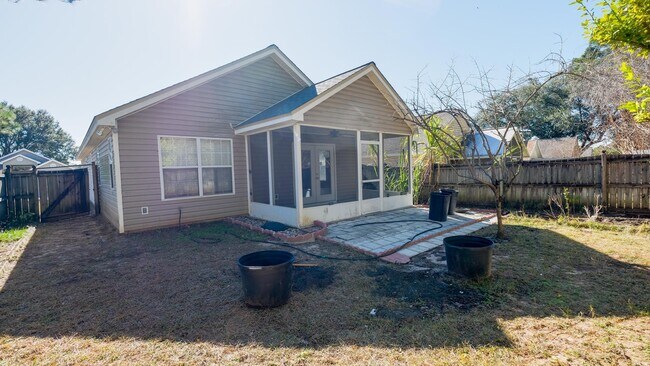 Building Photo - 3292 Emerson Ln