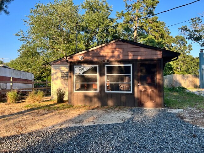 Primary Photo - 39 Maple St