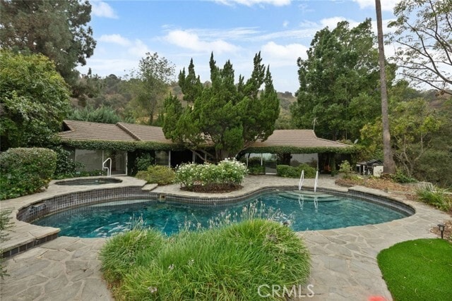 Building Photo - 1218 Flintridge Ave