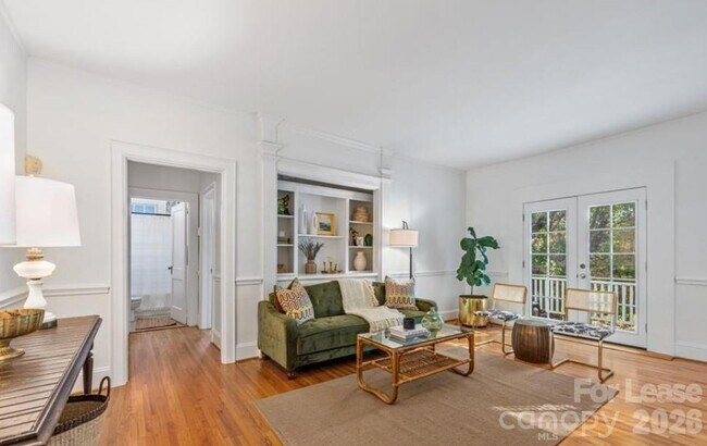 Building Photo - 118 Altondale Ave