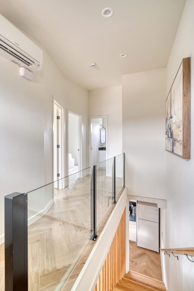 Building Photo - 5012-5022-5022 NE 26th Ave