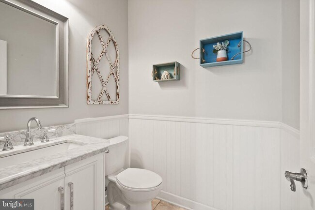 Building Photo - 6050 Smooth Stone Pl