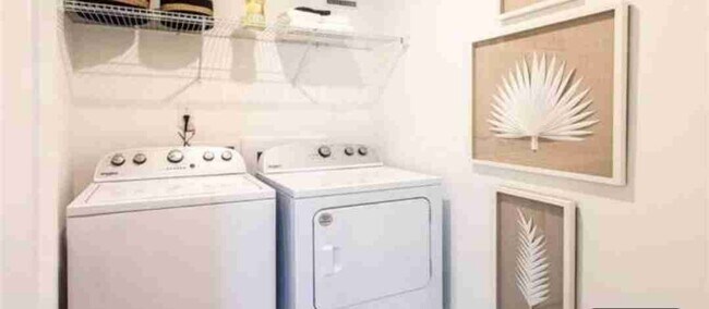 Building Photo - 3443 Catalan Aly