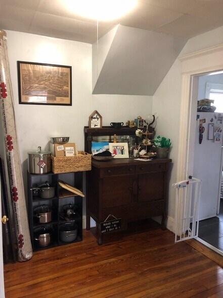 hallway 2 - 43 Nichols Ave