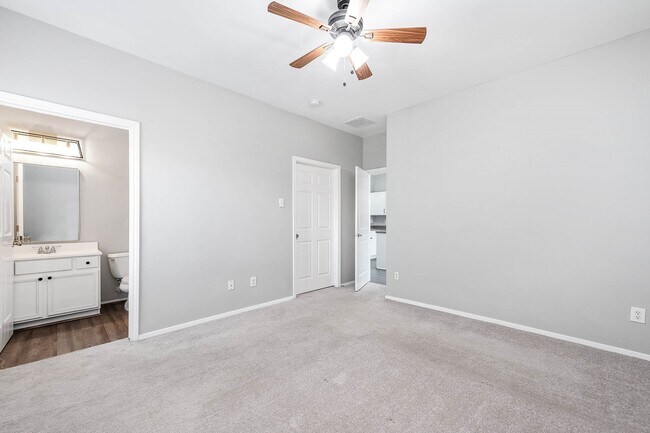 Building Photo - 1561 Nichole Woods Dr