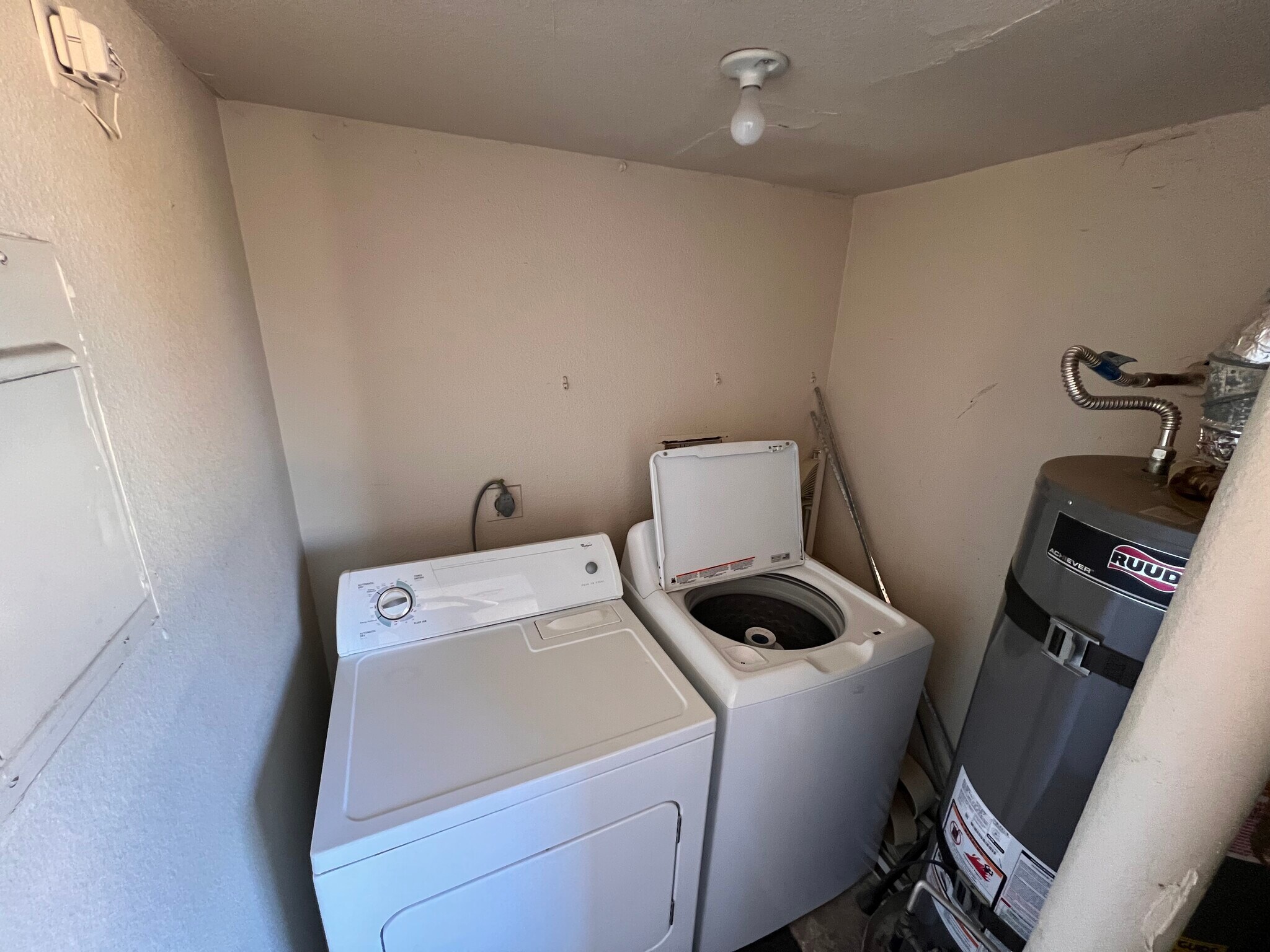 Building Photo - 3011 Sunfish Dr