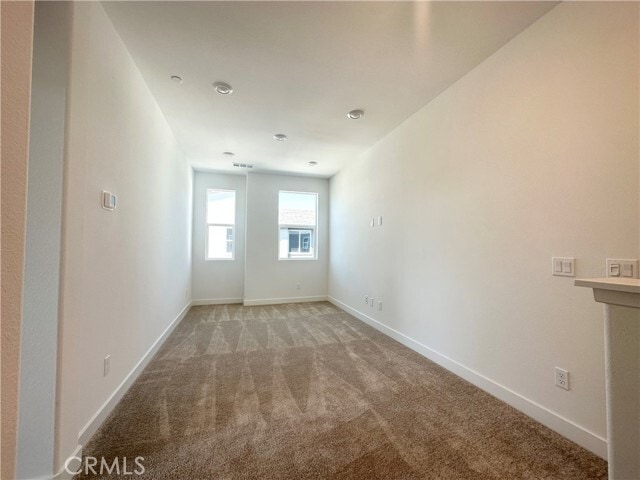 Building Photo - 322 Tank