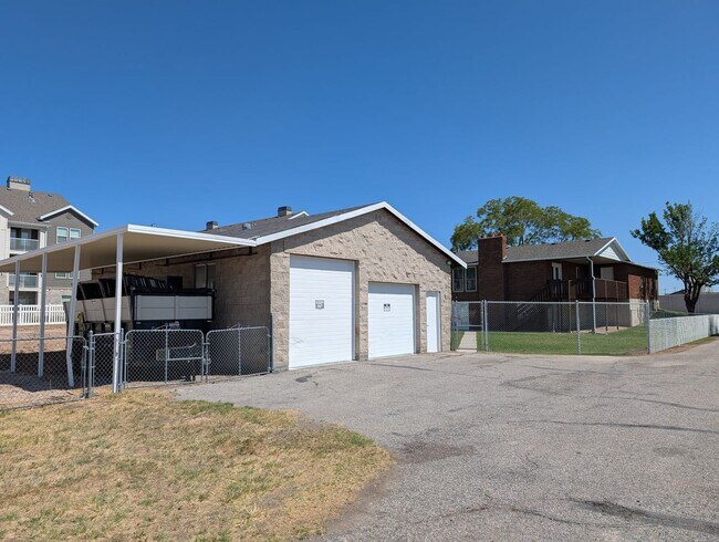 Building Photo - July FREE! Renovated 5-Bed Home + Optional...