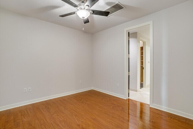 Building Photo - Come Live in Historic Montgomery Plaza- East Tower- 2 bed, 2 bath- 76107