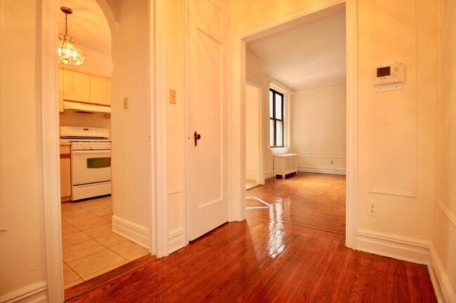 Building Photo - 128 Marine Ave