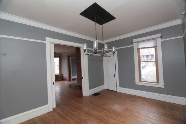 Building Photo - 4 bedroom home in the East Village of Dave...