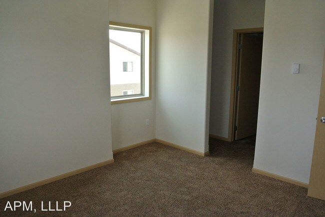 Building Photo - 1900 Dakota Dr